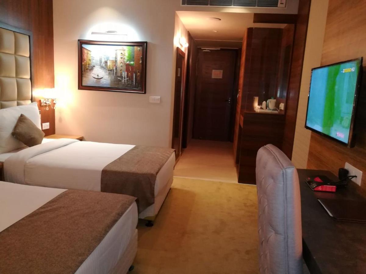 Hide Away Suites Noida Exteriér fotografie